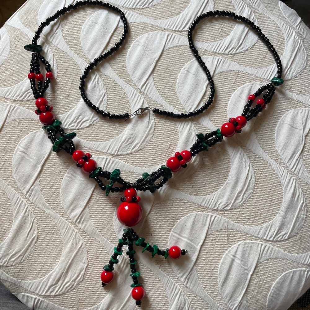Art Deco vintage Beaded Necklace Cherry Red Black Green Pendant ceramic stone